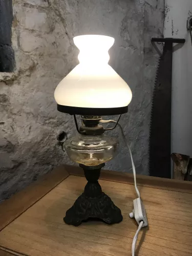 Tischlampe Milchglas