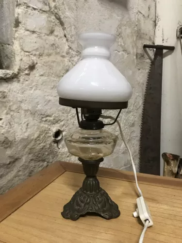 Tischlampe Milchglas